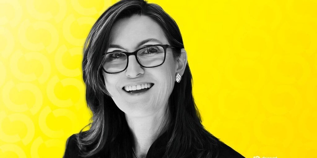 Here’s Why Bitcoin is a Better Scarce Asset Than Gold: Ark Invest’s Cathie Wood