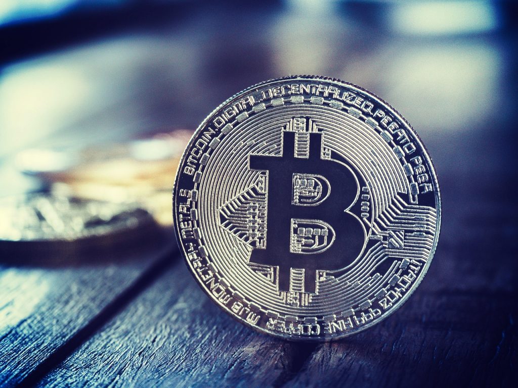 Bitcoin Gets Stuck Between Two Giants As Price Fumbles, Which Will Prevail?
